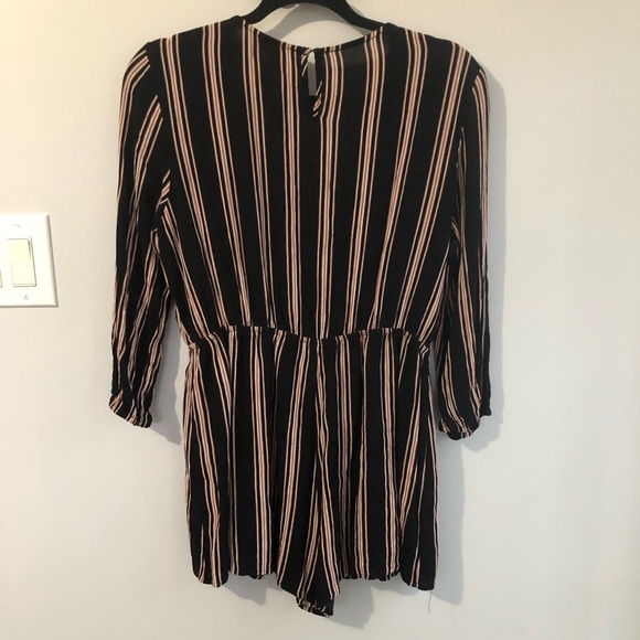 3/4 Sleeve Romper - Picture 4 of 7